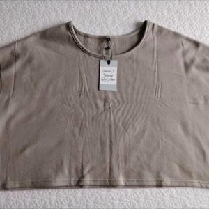 P’Tula Debbi Simplified Tshirt cropped